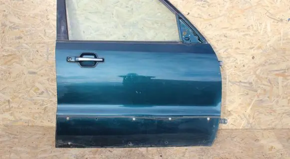 Mitsubishi Pajero Front door