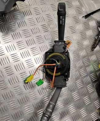 Volvo V70 Wiper turn signal indicator stalk/switch 9452393