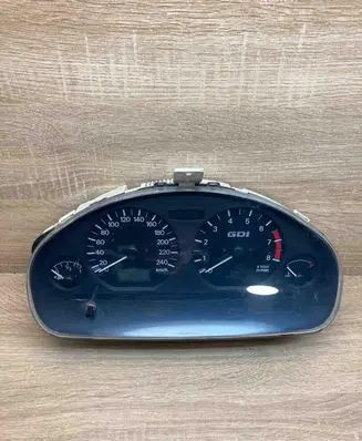 Mitsubishi Carisma Speedometer (instrument cluster) 0P017900 431411C 23102