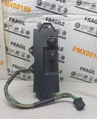 Chrysler Pacifica Electric window control switch 04685982AD