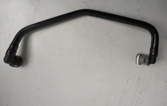 BMW i8 Fuel line pipe 16137339225 7339225