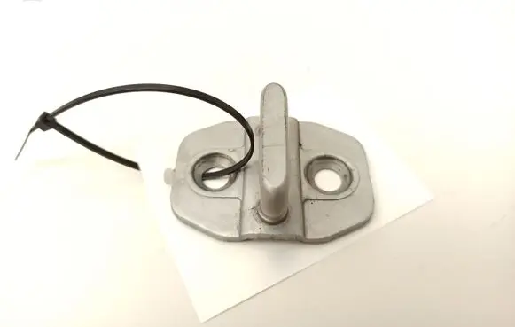 Mercedes-Benz C W204 Rear door lock loop/hook striker 11000049A