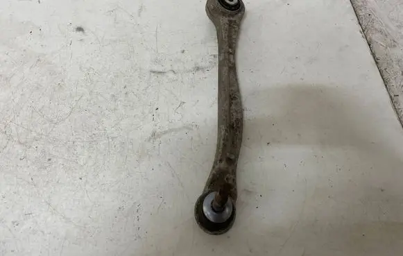 Rear upper control arm/wishbone