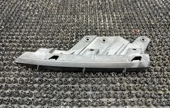 Headlight/headlamp mounting bracket