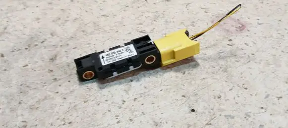 Volkswagen Touareg I Airbag deployment crash/impact sensor 4B0959643E 204083070208 0232H2321HFL