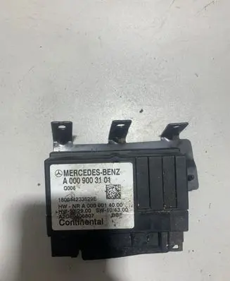Mercedes-Benz CLA C117 X117 W117 Fuel injection pump control unit/module A0009003101 180044233629E