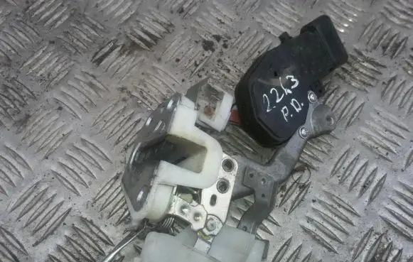 Citroen C1 Front door lock