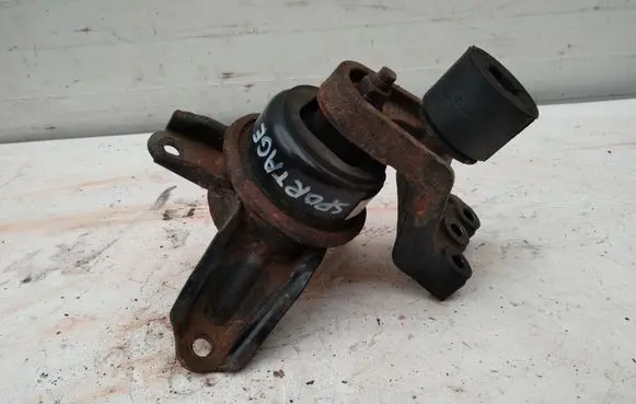 KIA Sportage Engine mount bracket