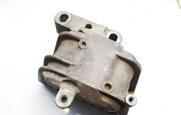 Volkswagen PASSAT B6 Engine mount bracket 1k0199262
