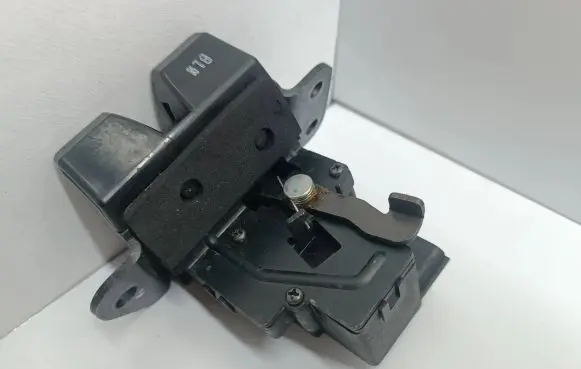 KIA Ceed Loading door lock 