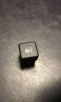 BMW 5 E39 Central locking switch button 8360828