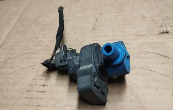 Chrysler Crossfire Windscreen/windshield washer pump