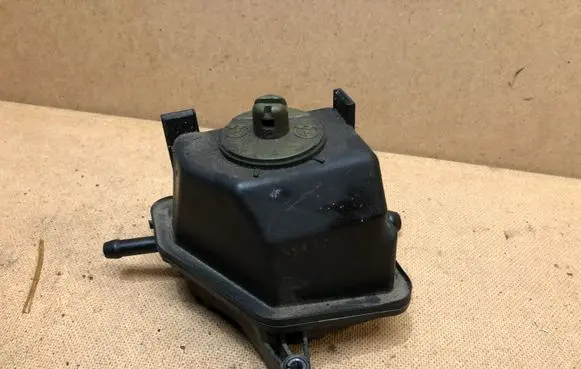 Audi A3 S3 8L Power steering fluid tank/reservoir 1J0422371C