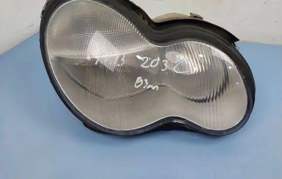 Mercedes-Benz C W203 Headlight/headlamp A2038200261 0301166202