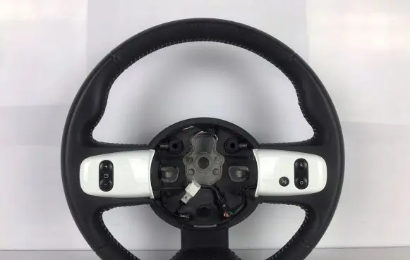 Renault Twingo III Steering wheel 484007081R 34146659