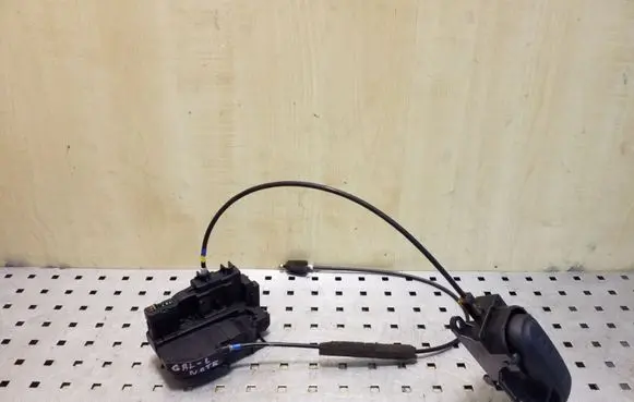 Nissan Note (E11) Rear door lock