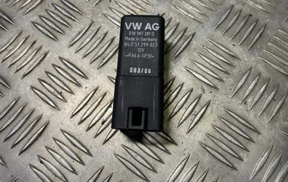 Glow plug pre-heat relay