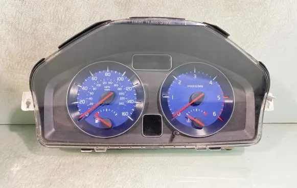 Volvo C30 Speedometer (instrument cluster) 30733375