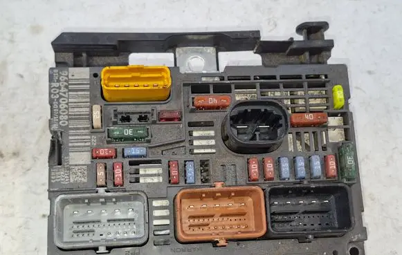 Fiat Scudo Fuse module 9664706080
