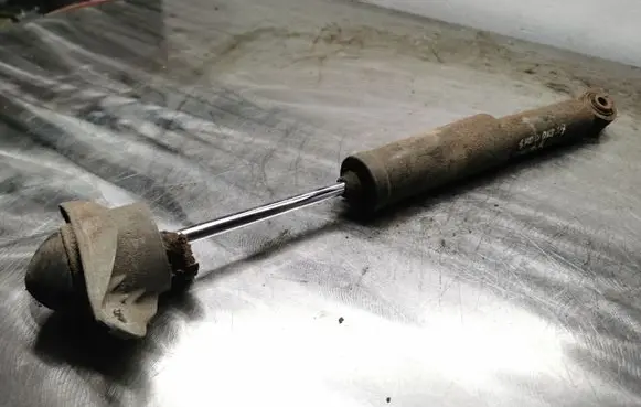 Skoda Octavia Mk2 (1Z) Rear shock absorber/damper