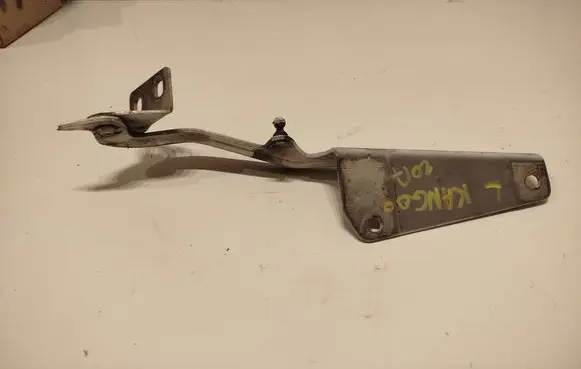 Engine bonnet/hood hinges