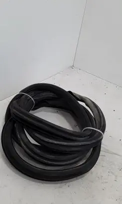 Volkswagen Sharan Rear door rubber seal (on body) 