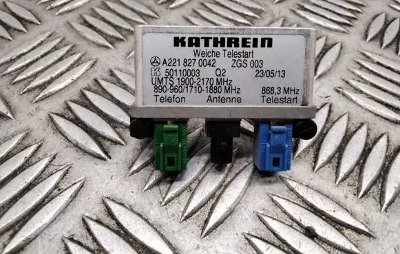 Mercedes-Benz ML W166 Aerial antenna amplifier A2218270042