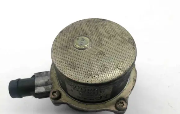 Nissan Micra Vacuum pump 8200113585
