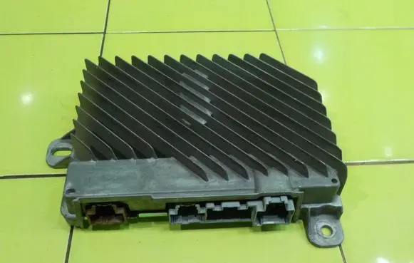 Opel Insignia A Sound amplifier 812533698 23157935