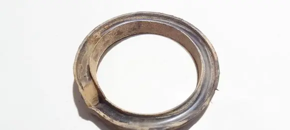 Suzuki Baleno EG Front coil spring rubber mount 