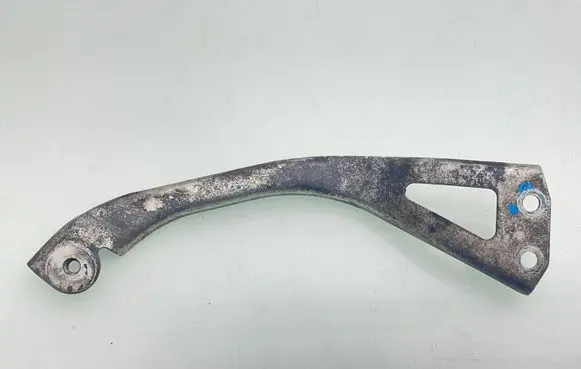 Subaru Outback Intercooler pipe mounting bracket 