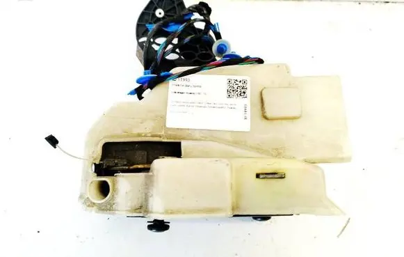Volkswagen Touareg I Front door lock 