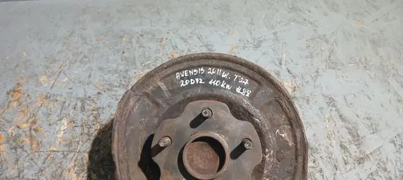 Toyota Avensis T270 Rear wheel hub spindle/knuckle 