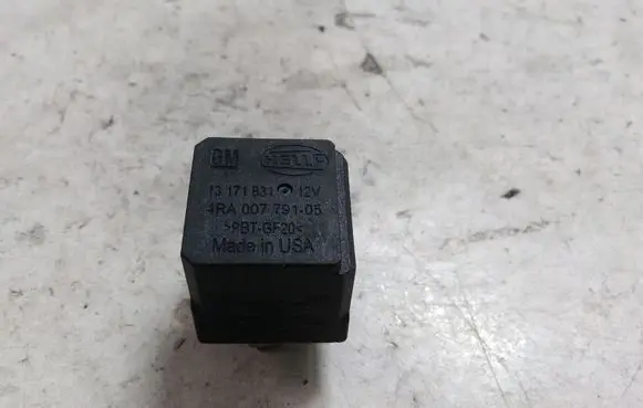 Opel Zafira B Other relay 13171831