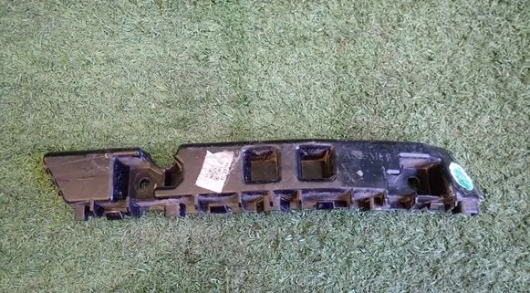 MG HS Front bumper mounting bracket 