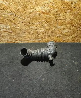 Hyundai Terracan Turbo air intake inlet pipe/hose 28138H1930
