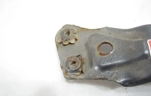 Volkswagen Jetta VI Fender mounting bracket 5C6821138