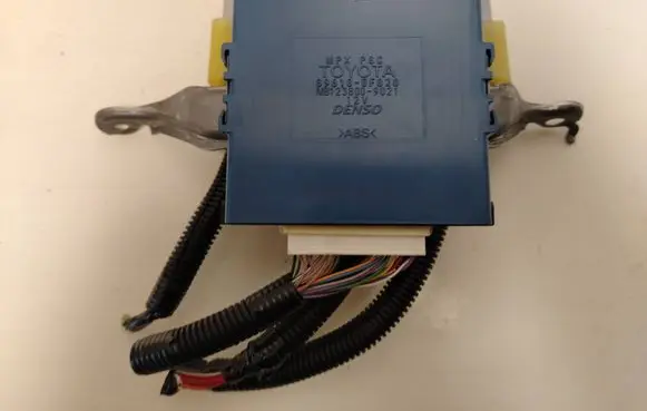 Toyota Corolla Verso AR10 Combustion control unit/module 896180F020 MB1238009021