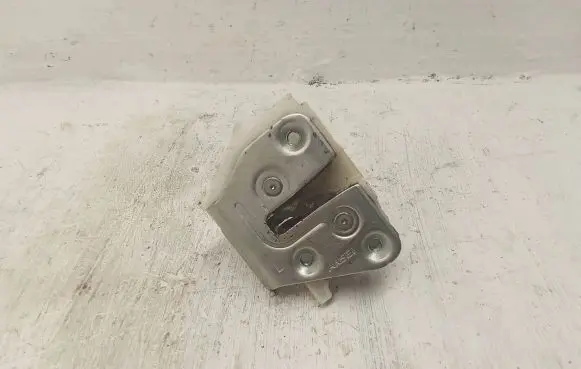 Mitsubishi Outlander Tailgate lock latch 
