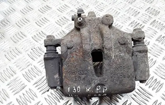 Hyundai i30 Front brake caliper