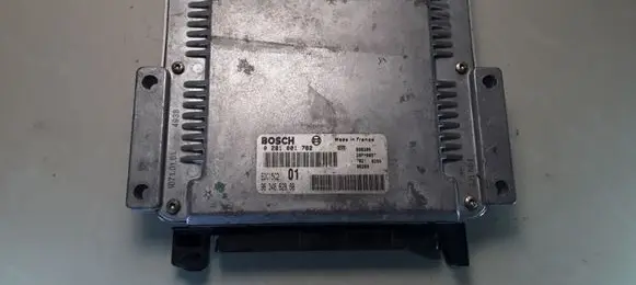 Peugeot 406 Engine control unit/module 0281001782