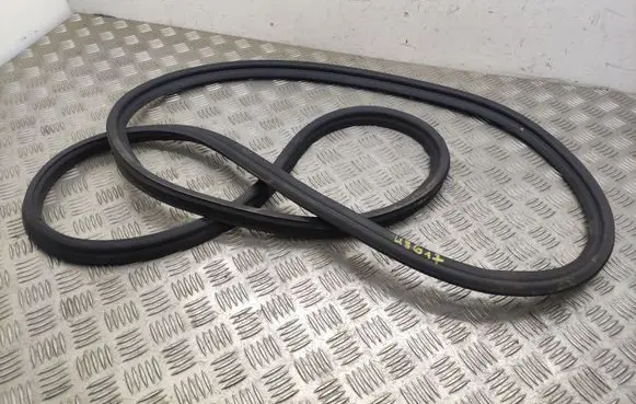 KIA Sorento Trunk rubber seal (body) 