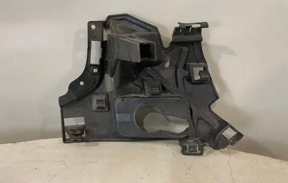 Volvo XC60 Front bumper mounting bracket 32234932