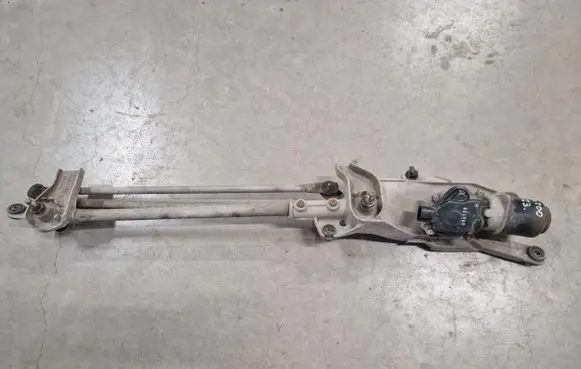 Mitsubishi L200 Front wiper linkage and motor 8250A125 8251A020