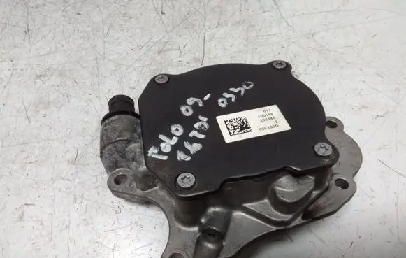 Volkswagen Polo V 6R Vacuum pump 03L100D 203345