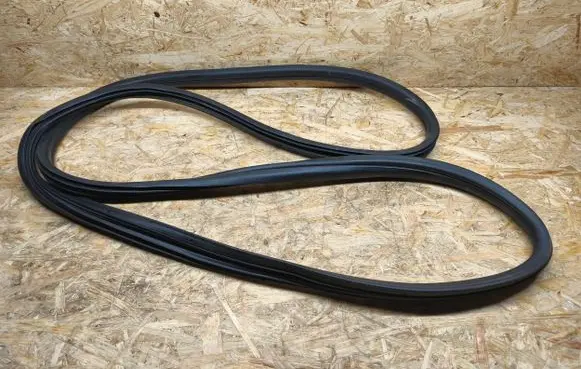 Fiat 500E Front door rubber seal 