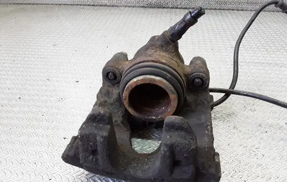 Mercedes-Benz E W210 Front brake caliper