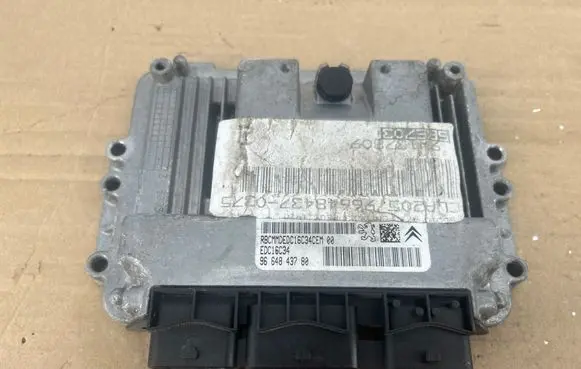 Peugeot 308 Engine control unit/module 9664843780 EDC16C34