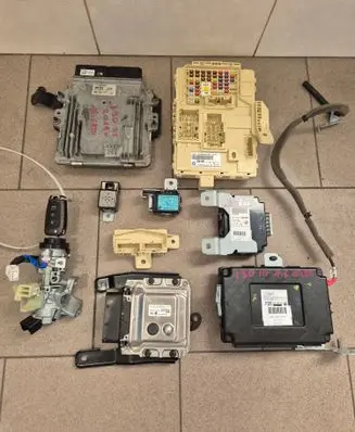 Engine ECU kit and lock set