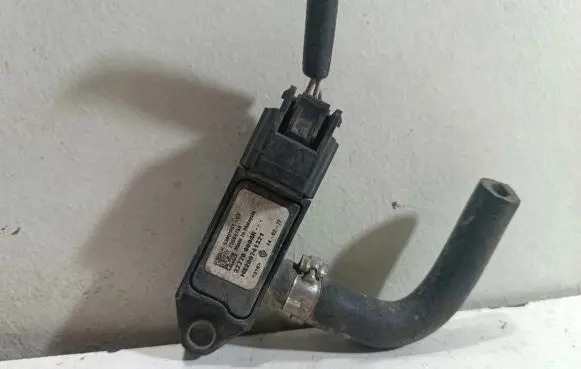Renault Clio IV Exhaust gas pressure sensor 8200741321